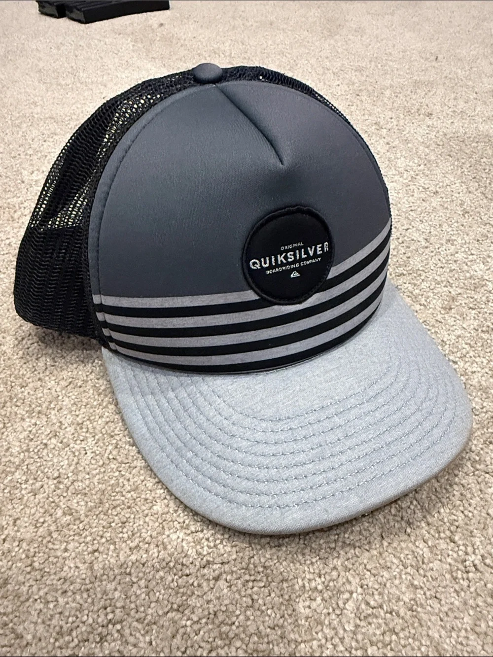 Quiksilver Two-Tone Gray & Black Mesh Trucker Cap Hat